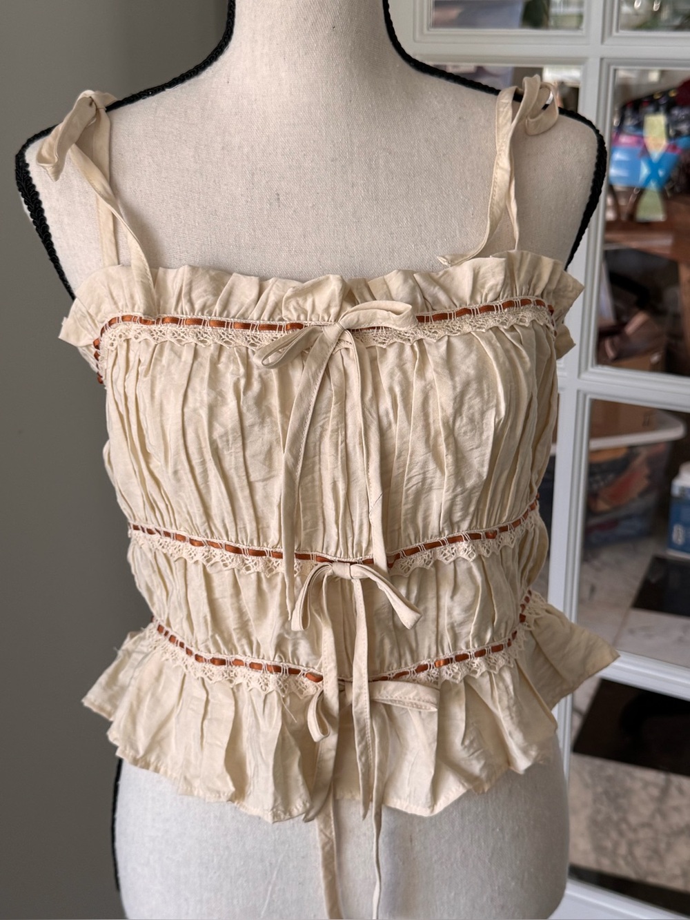 THIRTY/THIRTY LA Tiered Ruffle Lace Crop Top L Ivory Bows Smocked Ties Milkmaid